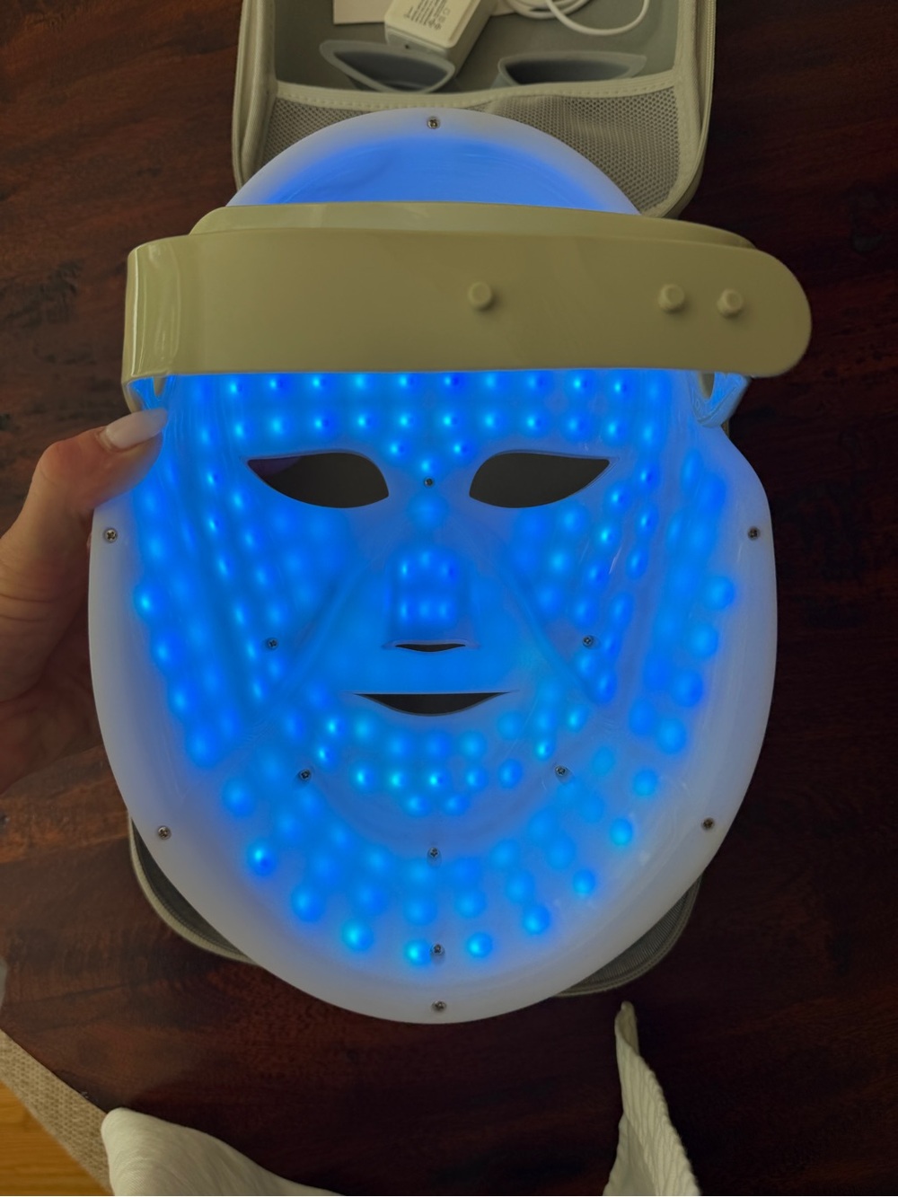 Women’s LED Face Mask — Rose Gold/White - Picture 10 of 11